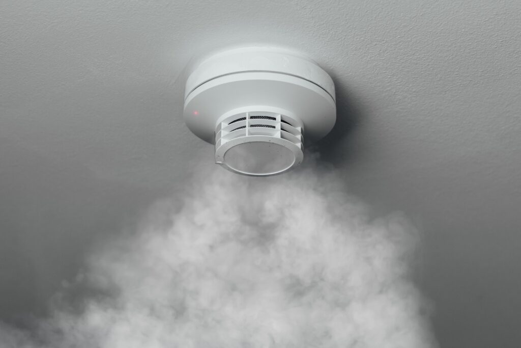 Thiết bị báo cháy là hệ thống giúp phát hiện sớm các dấu hiệu cháy nhằm cảnh báo kịp thời. Thiết bị báo cháy là hệ thống giúp phát hiện sớm các dấu hiệu cháy nhằm cảnh báo kịp thời.